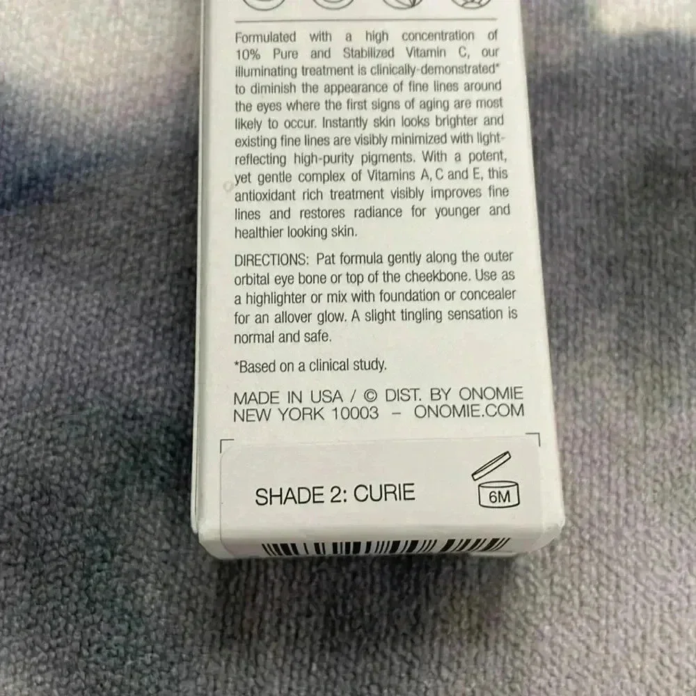 Onomie A.C.E. Illuminating eye treatment
